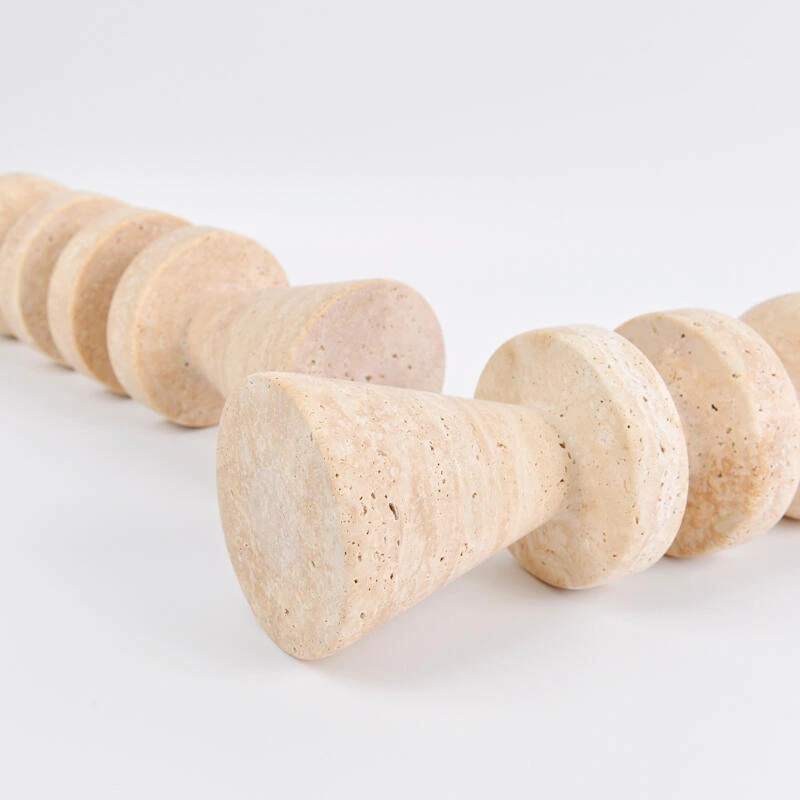 ผู้ถือเทียน travertine สีเบจ